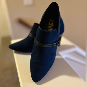 Chic Navy Blue “Calvin Klein” Heeled Shoes